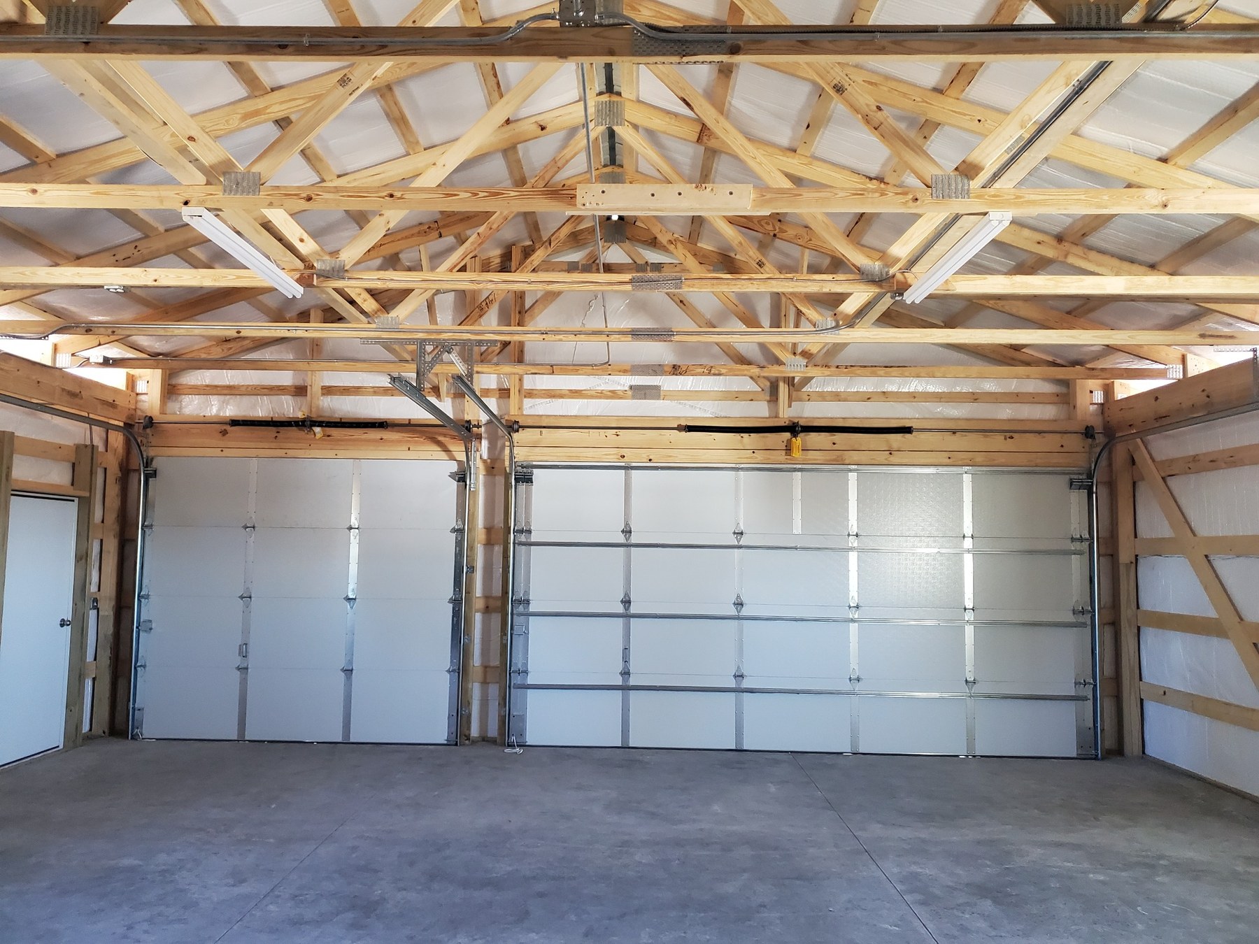 Interior multi-bay door layout